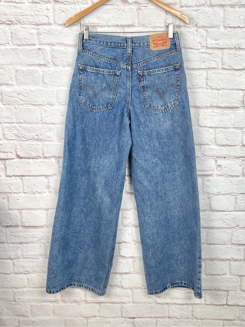 Levi’s ‘94 Baggy Wide Leg Blue Denim Jeans Size 26